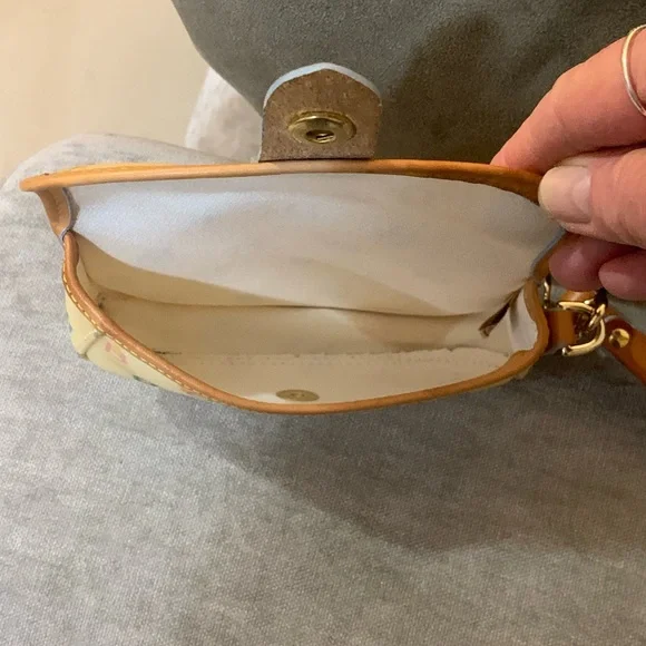 Vintage Dooney & Bourke Wristlet - Picture 4 of 9